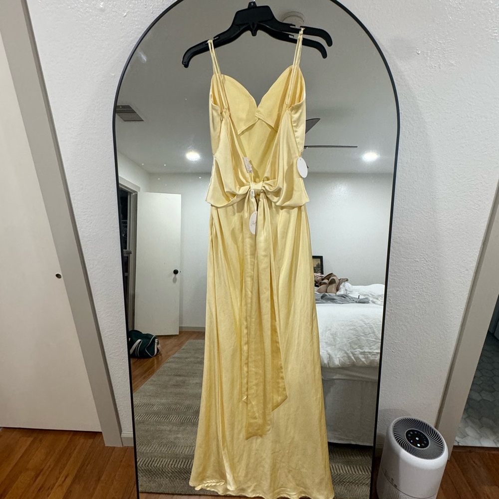 Elegant Yellow Midi Dress